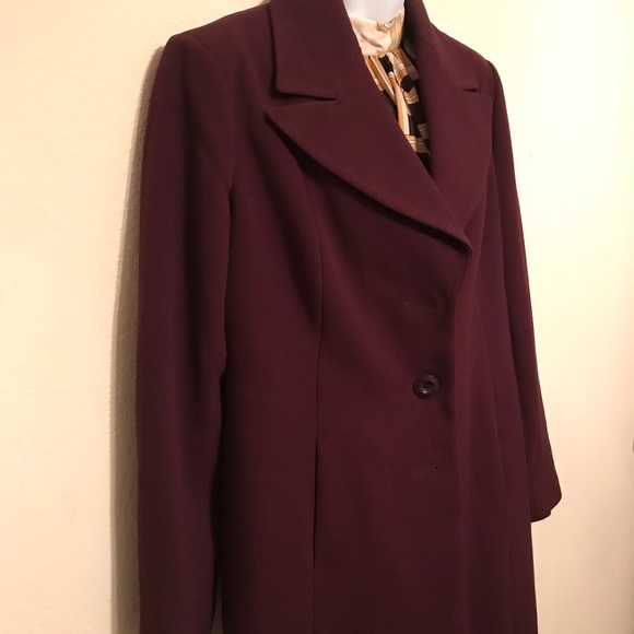 Wine wool knee length coat. - Picture 2 of 9